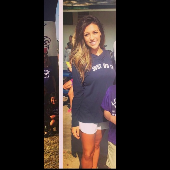 Nike pullover top medium - Picture 2 of 4